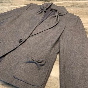 Beautifully tailored Talbots Jacket in gray wool. Sz 10